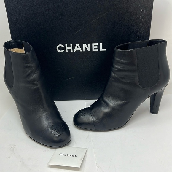 Chanel Sz 38 Short Lambskin Pull On 3.5”Heel Boots Booties - Picture 1 of 16